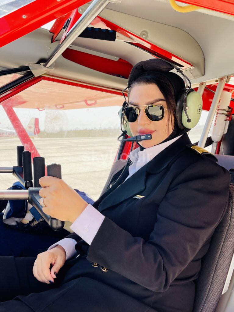 خلبانی تجاری