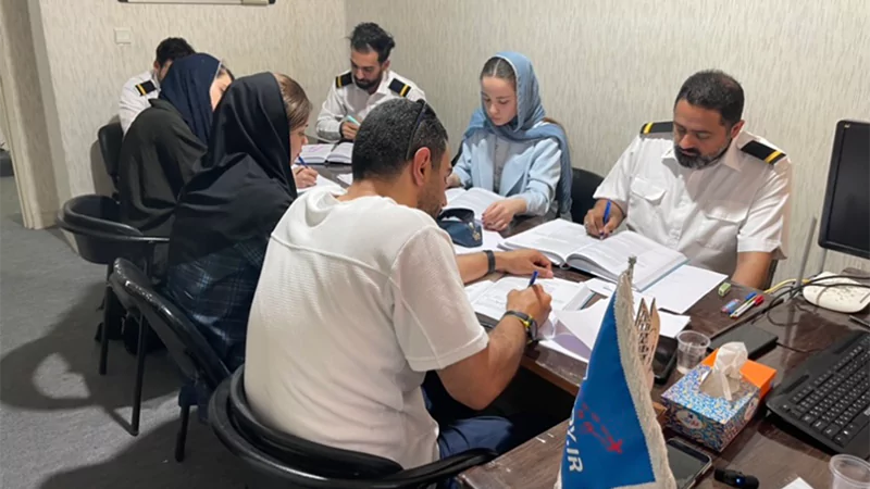 آموزش خلبانی فوق سبک در اسکای‌ بوی